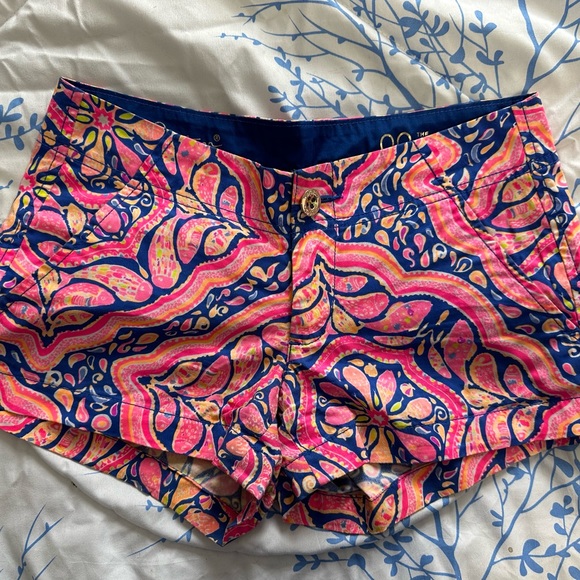 Size 00 Lilly Pulitzer “The Kerrie” shorts with 3in inseam - Picture 3 of 7